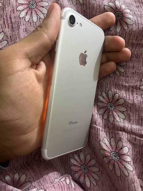 I Phone 7 32gb jv lush condition 16