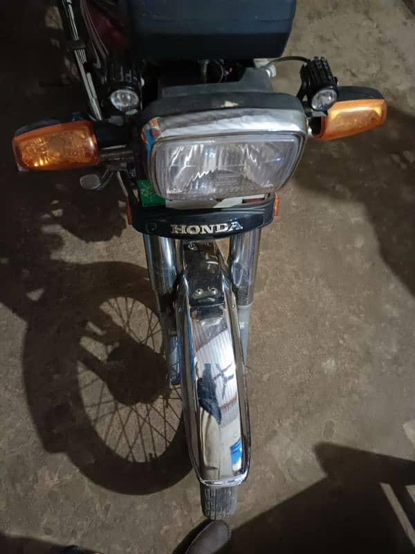 HONDA CD 70 2014 MODEL 03205493201 pic night ki hain 0