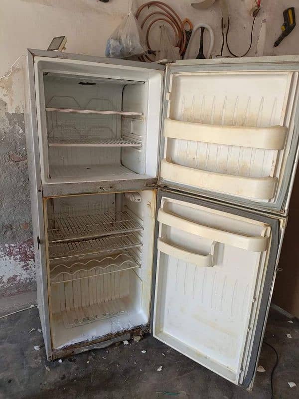 ORIENT MEDIUM SIZE FRIDGE FOR SALE 1