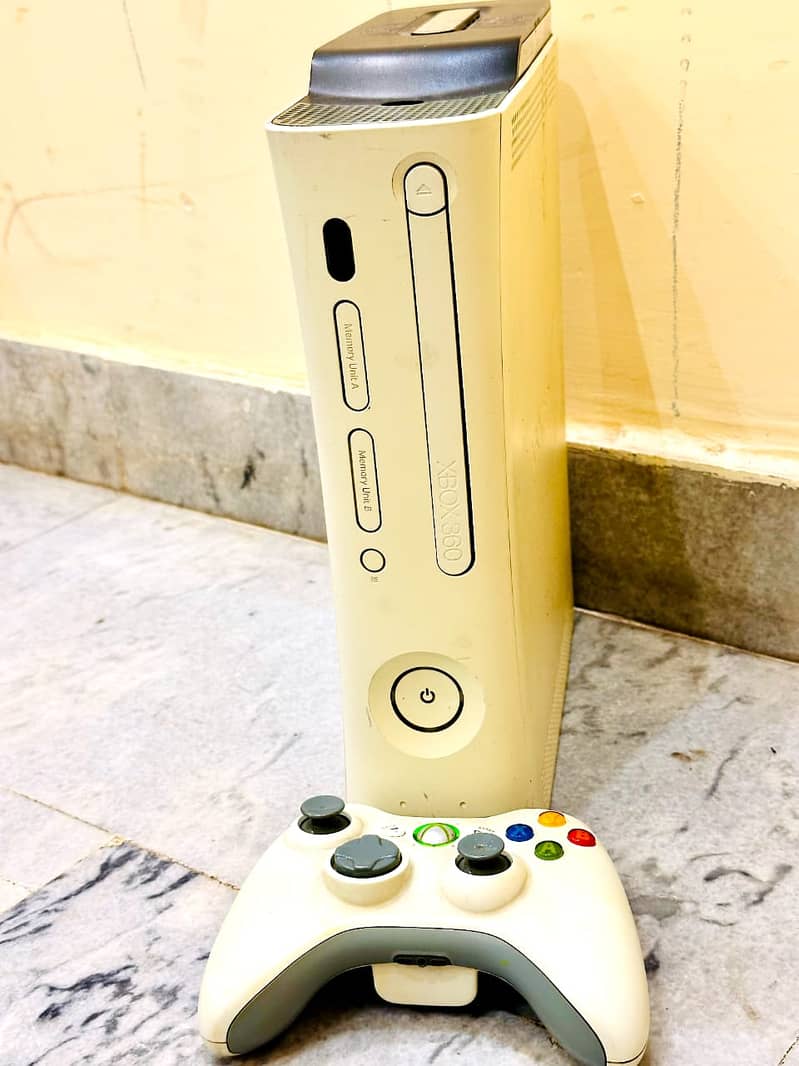 xbox 360 jasper model with original controller 2