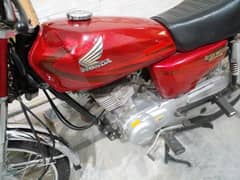 Honda 125 in good condition  original documents  14 model