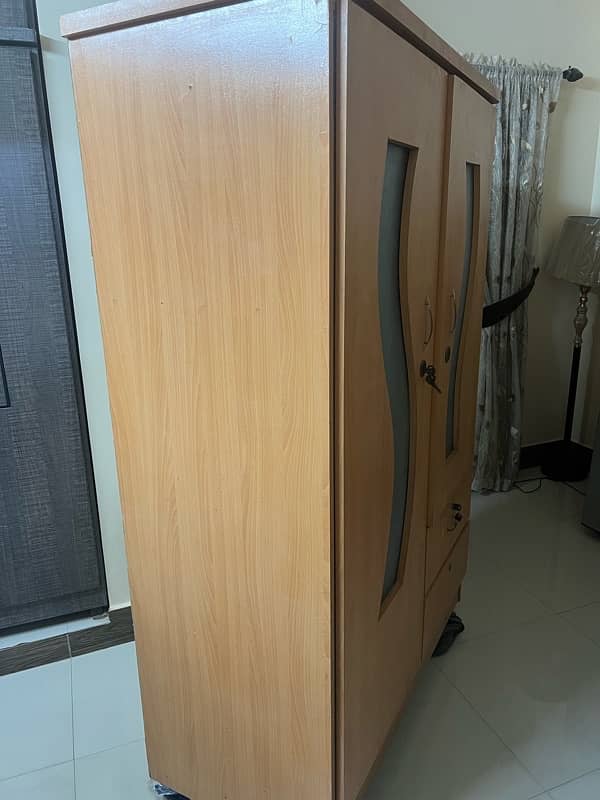 Wardrobe for sale in good condition 1