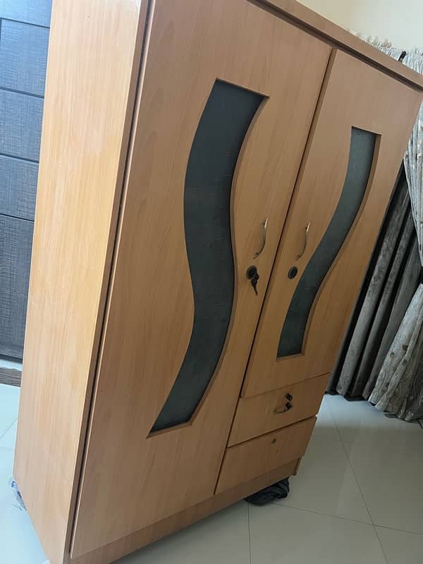 Wardrobe for sale in good condition 2