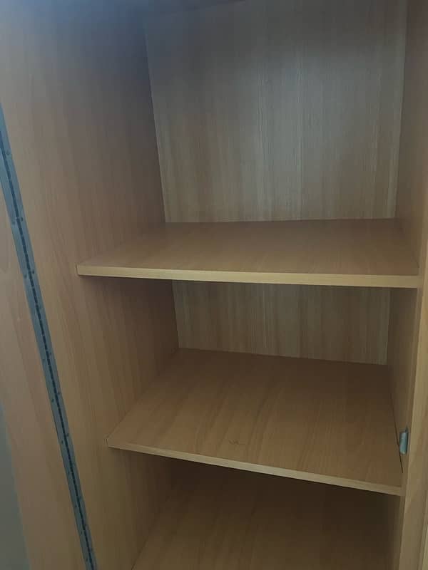 Wardrobe for sale in good condition 3