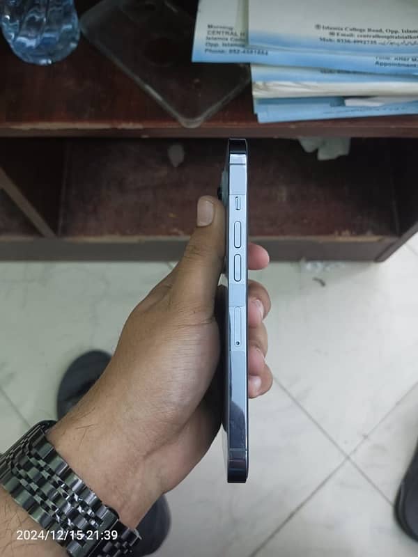 iPhone 13 pro 256Gb PTA Approved. 7