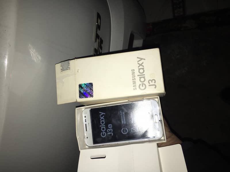 qmobile e8 with one mobile free samsung j3 (03011966643) 5