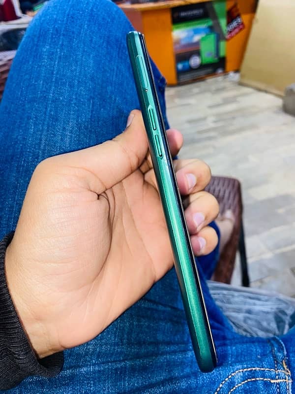 Realme5i | 4-64GB | Green Colour | With Box 1