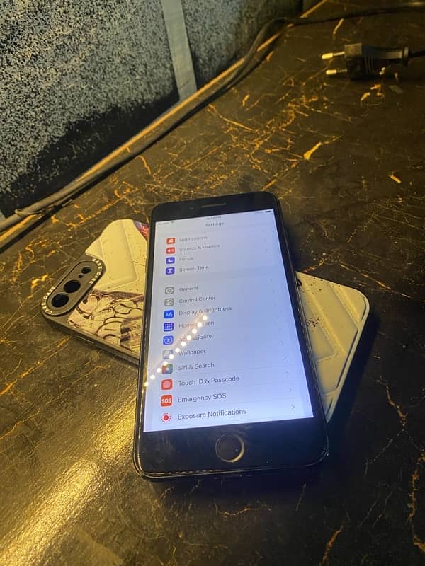 Iphone 7 plus 128gb Pta approved 4