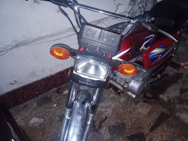 Honda CG125 Red Colour Total Genuine 100%. [03214376618) 0