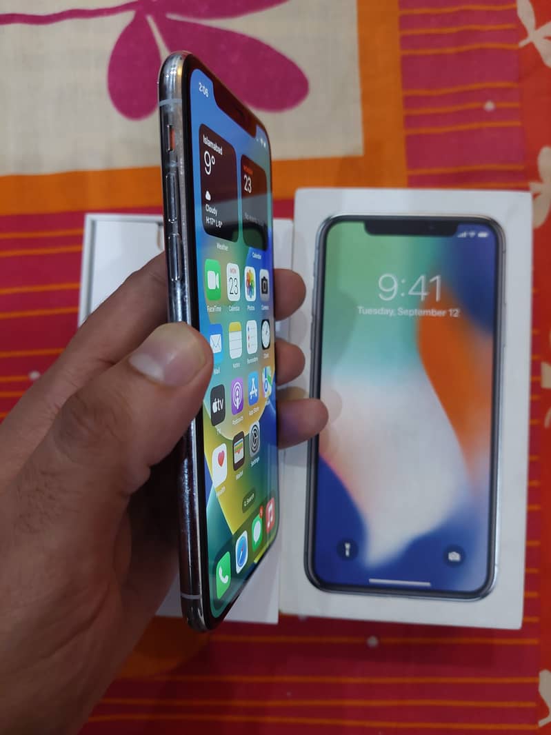 Apple iPhone X 5