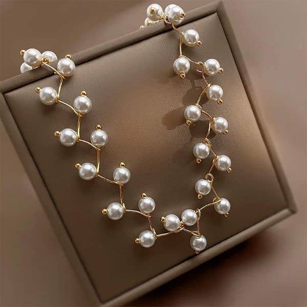 pearl beaded necklace 0