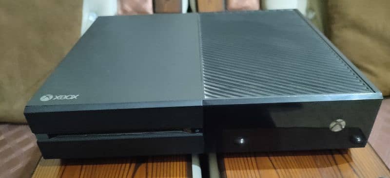 Xbox One Console with Pre-installed Games 1