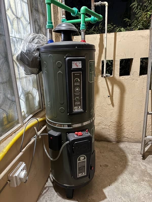 gyser 25 gallon electric + gas 8