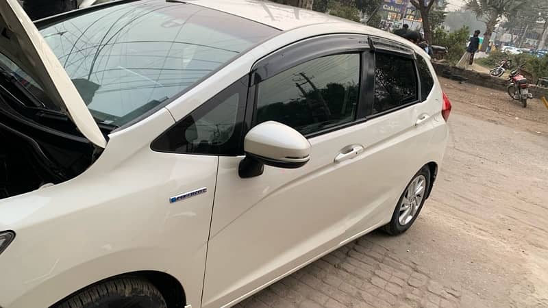 Honda Fit 2013 Pearl White 3