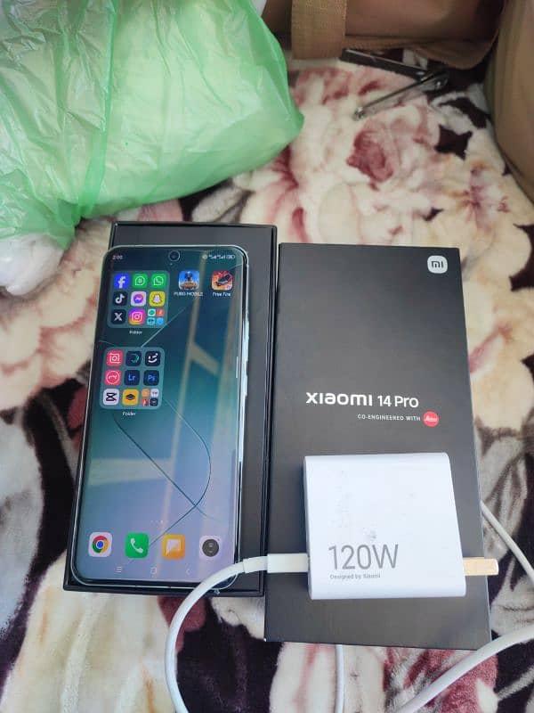 I want to sell my Xiaomi 14 pro urgently 6