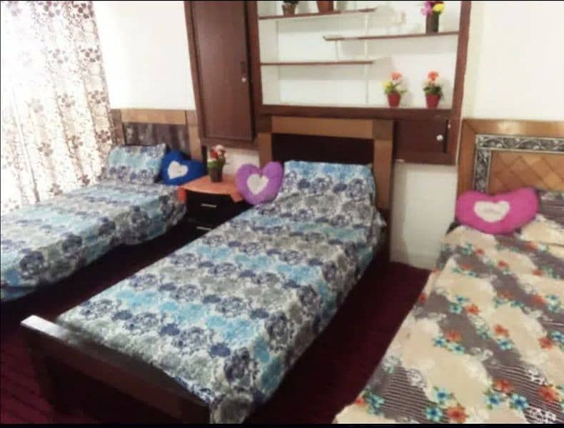 Luxury  AC rooms for jobians and professional at 6 no chungi Multan 10