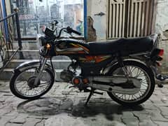 2021/22 honda 70 in 10/10 condition