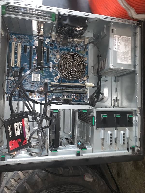 Hp Z220 workstation core i7 4th gen 3