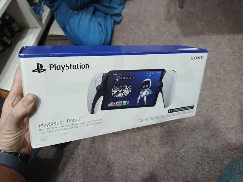 Playstation Portal with back cover and traveling case 8