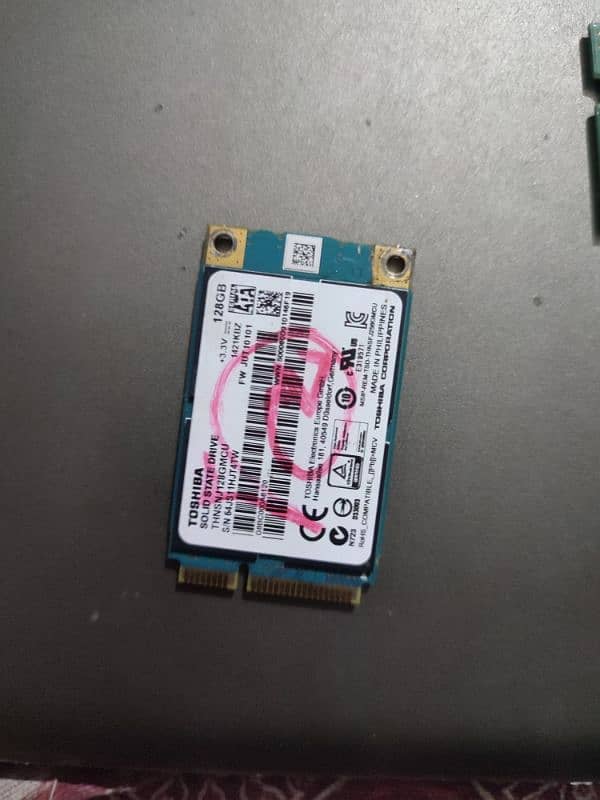 128 ssd . Toshiba SSD 128 gb 0