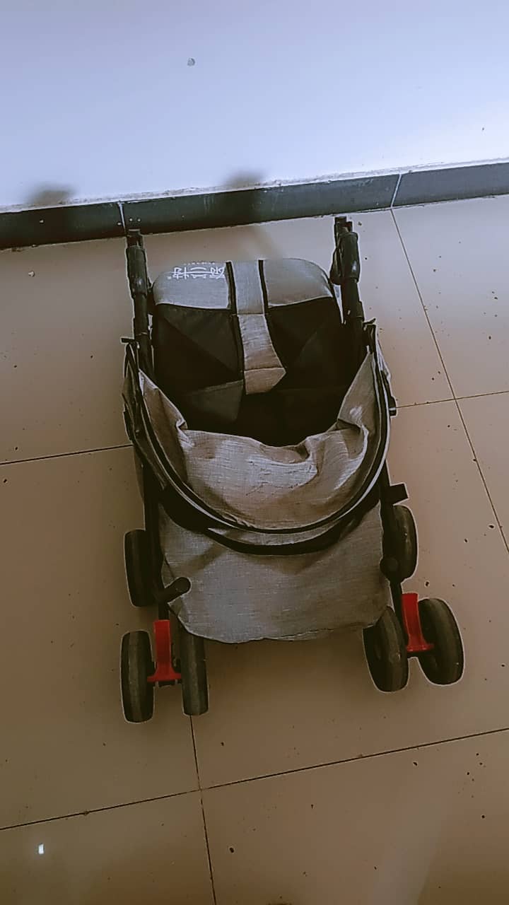 Baby stroller/pram 13