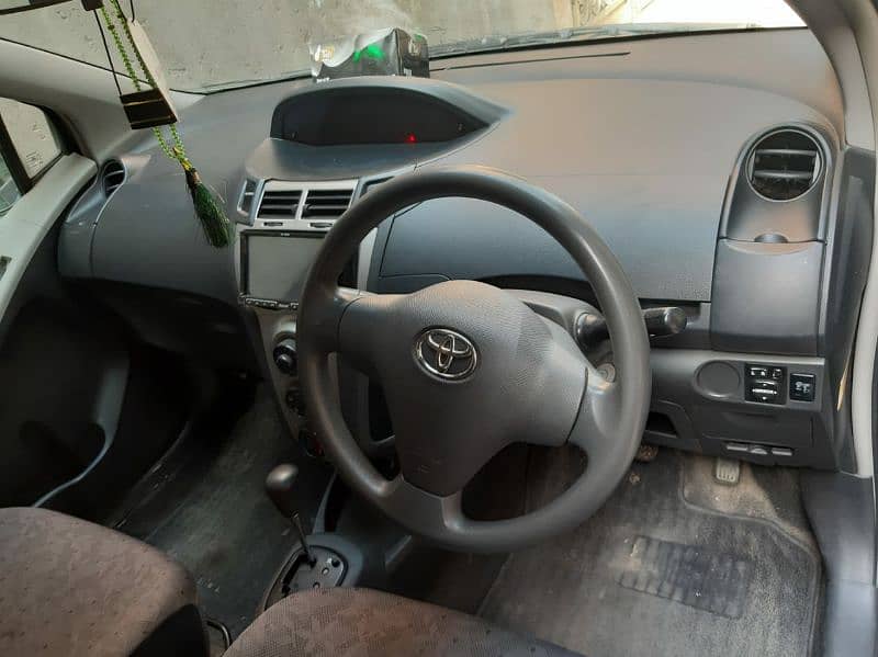 Toyota Vitz 2013 8