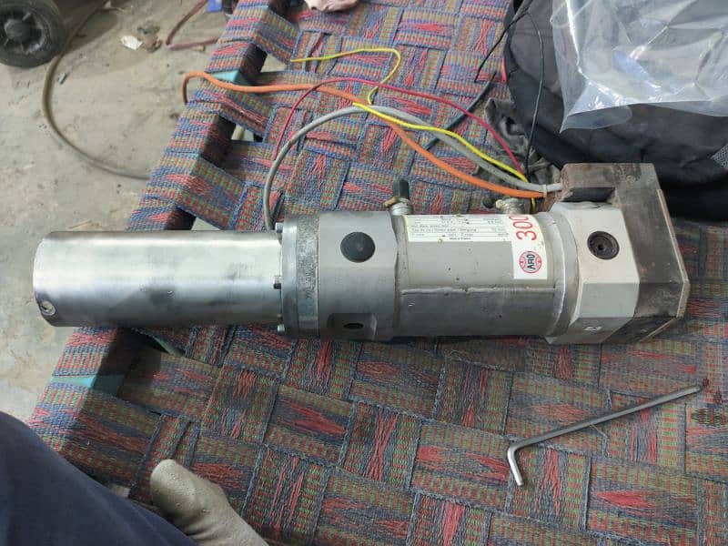 ARO SERVER ACTUATOR NEW 300 VOLT 5