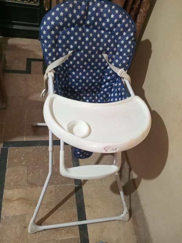 tinnies baby high chair in very good condition 0