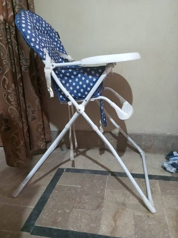 tinnies baby high chair in very good condition 1