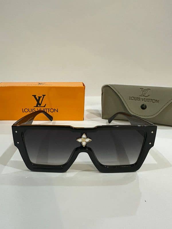 Louis Vuitton sunglasess 1