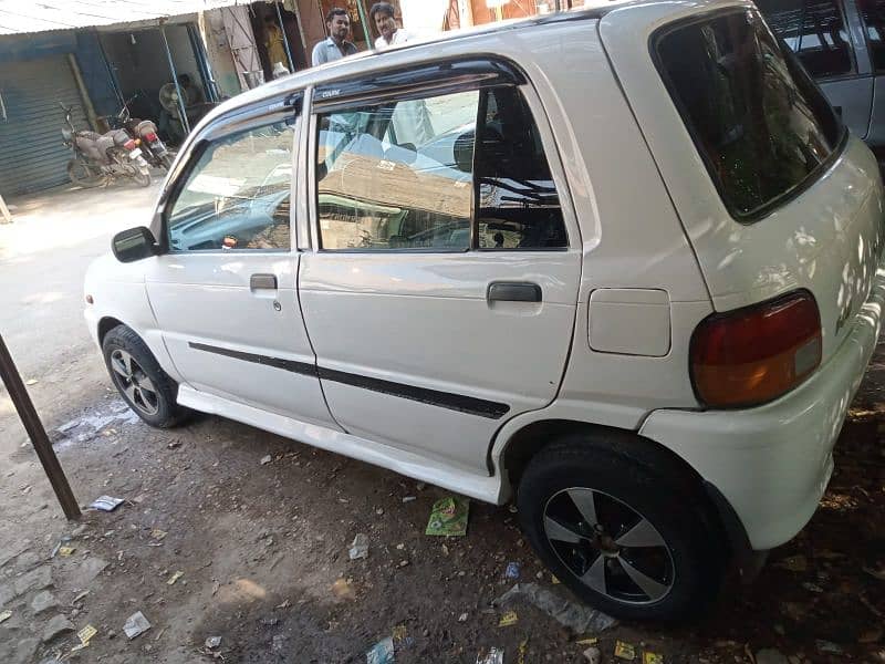 Daihatsu Cuore 2002 4