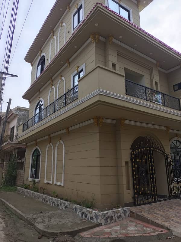 3 MARLA BRAND NEW CORNER DOUBLE STOREY SPANISH HOUSE FOR SALE IN HIGH COURT SOCIETY ORIGINAL PICS. WALKIMG DISTANCE FROM PIA MAIN BOULEVARD AND UMT 4