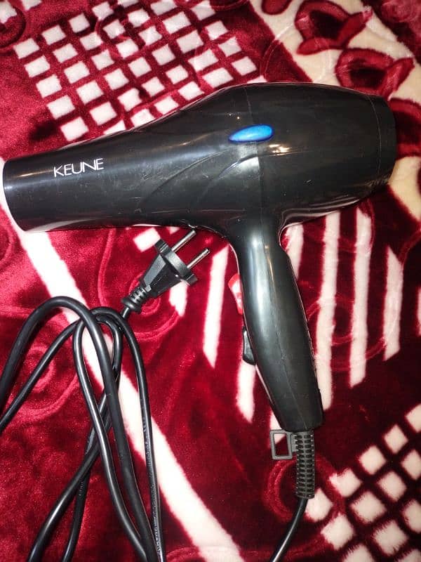 KEUNE HAIR DRYER 1