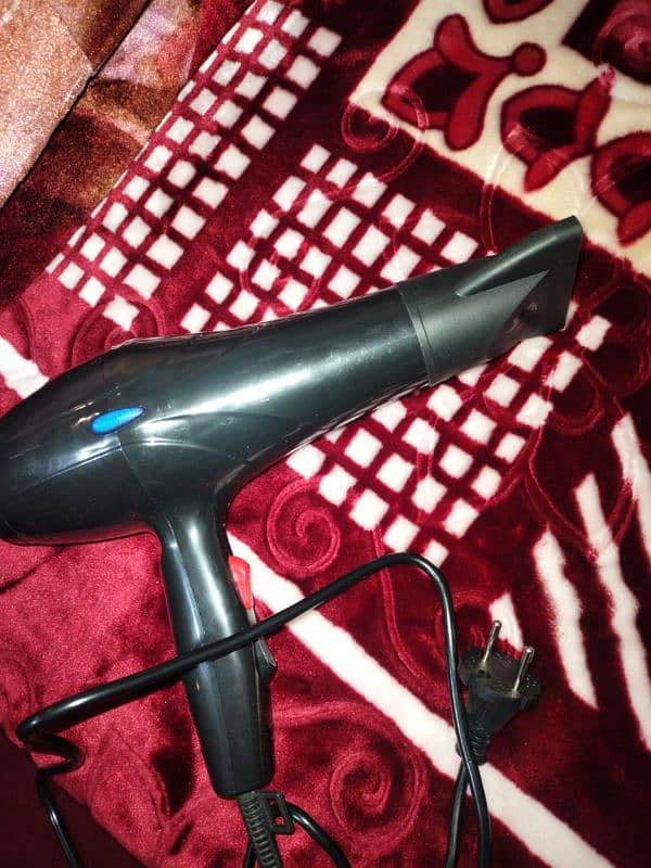 KEUNE HAIR DRYER 3