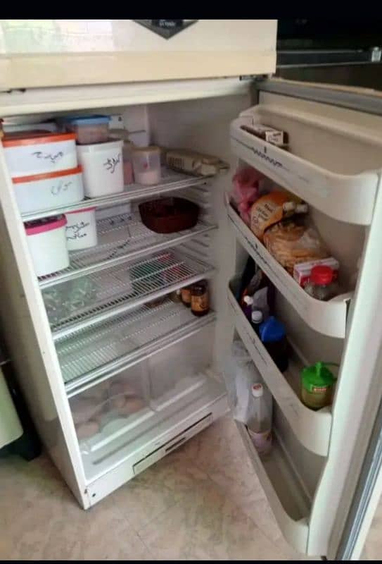 dawlance fridge best condition 0