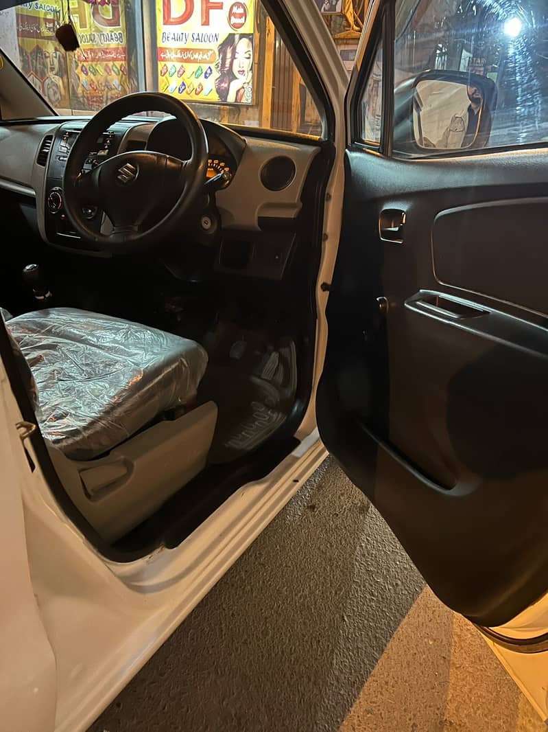 Suzuki Wagon R 2018 14