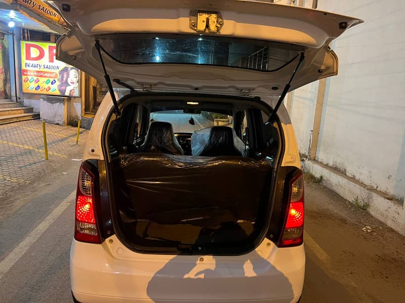 Suzuki Wagon R 2018 15