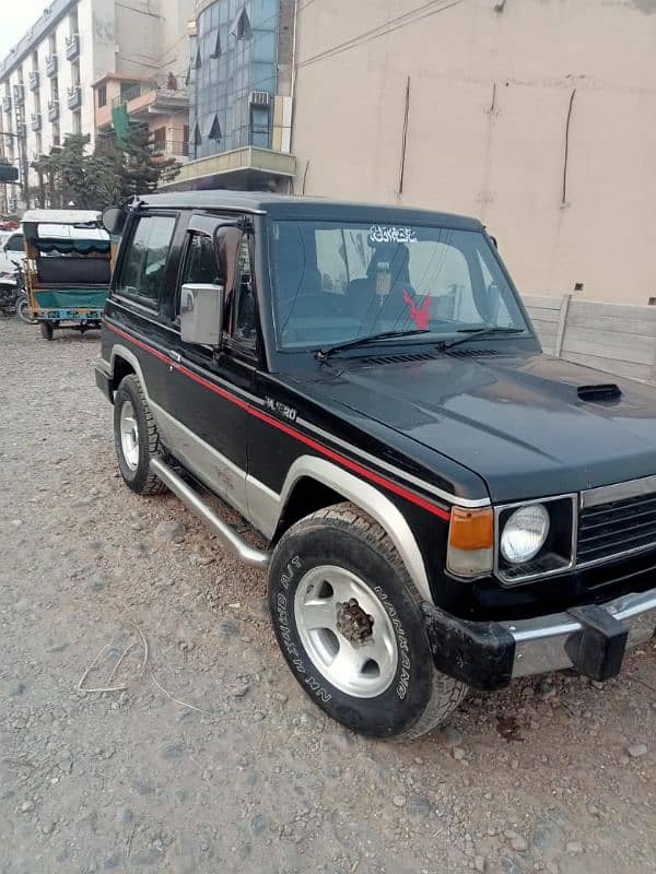 Mitsubishi Pajero 1986 2