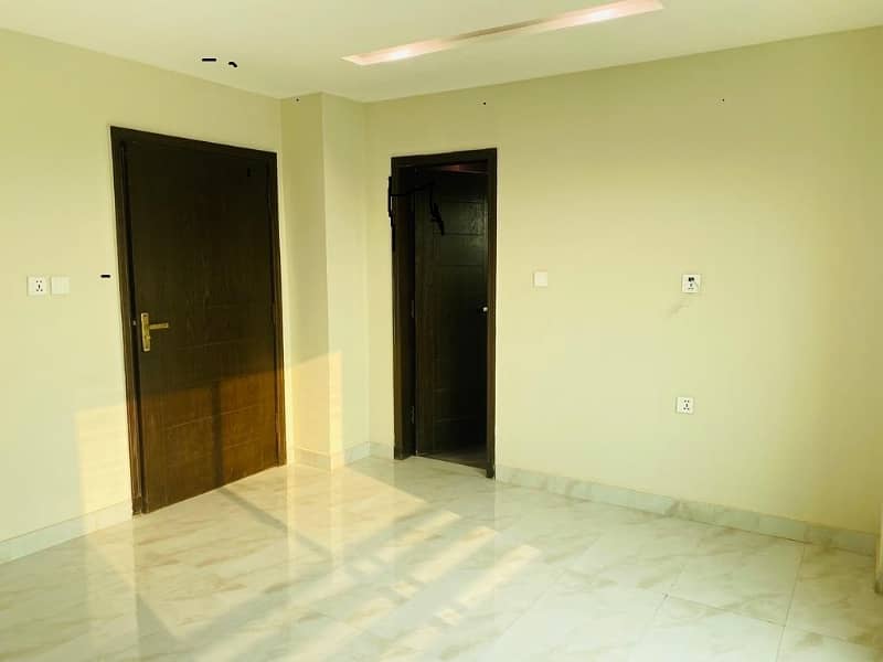 1 BEDROOM BRAND NEW APARTMENT FOR RENT IN BAHRIA TOWN LAHORE 3