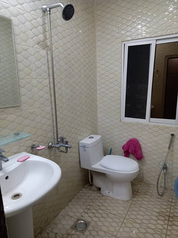 1 Bedroom Unfurnished Apartment Available For Rent In E/11/4 5