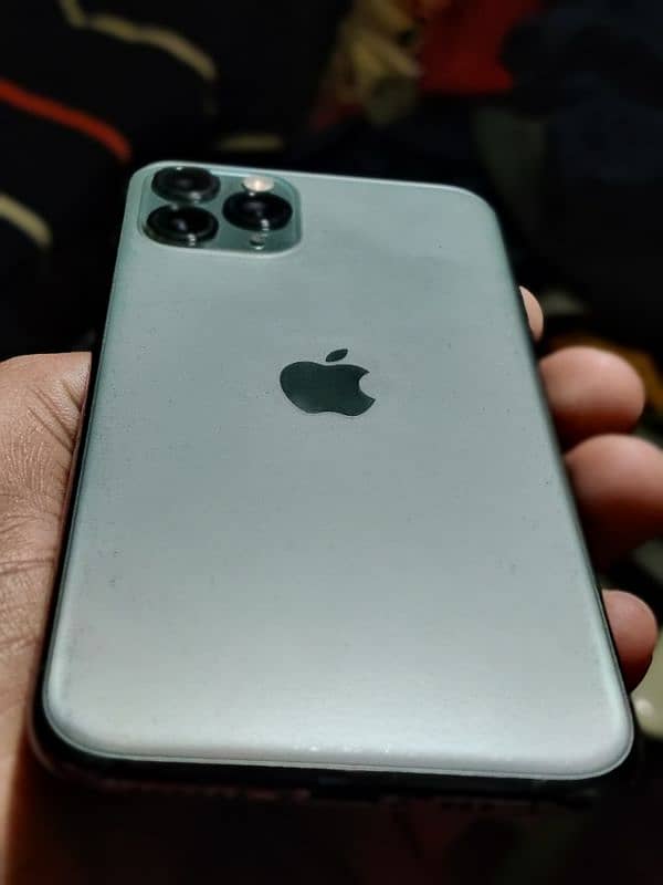 iphone 11 pro 4