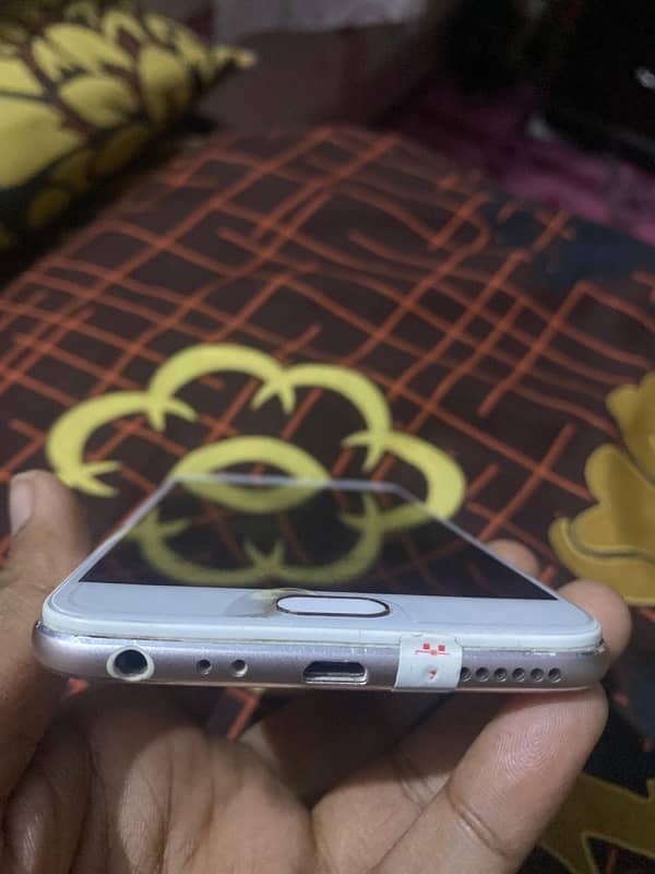 Vivo X7 | 4-64 | PTA Approved | Slightly Used 3