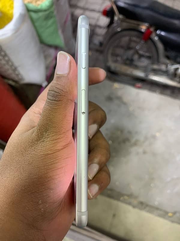 iPhone 7 pta 128 6