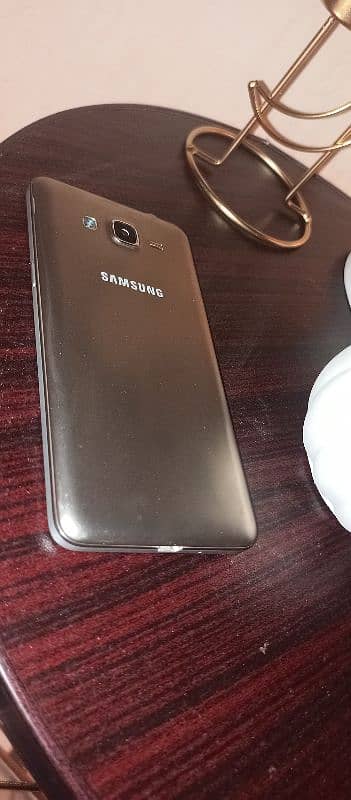 Samsung Galaxy Grand Prime Gold Edition 1