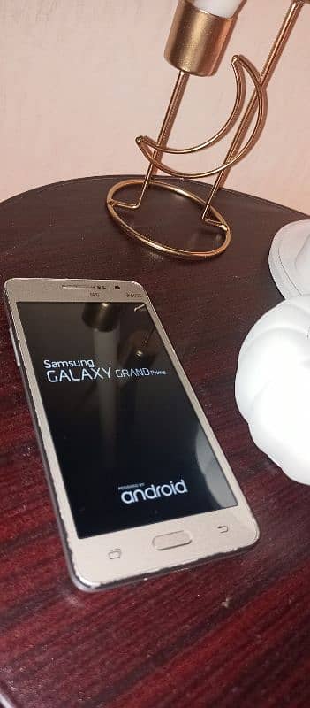 Samsung Galaxy Grand Prime Gold Edition 4