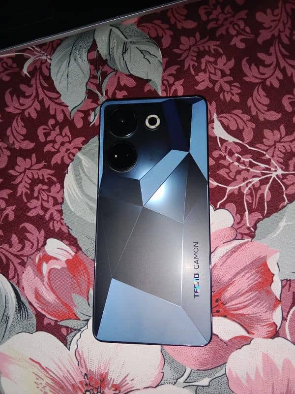 Tecno Camon 20 Pro 0