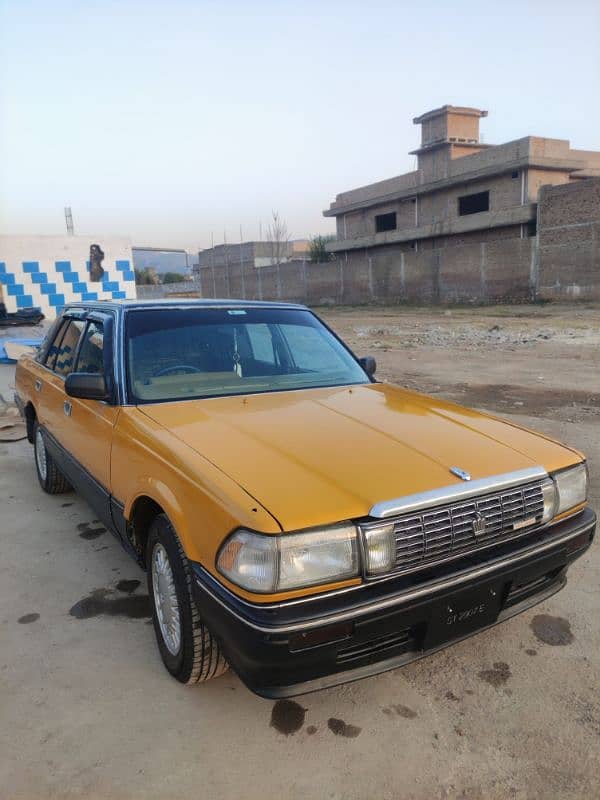 Toyota Crown 1988 0