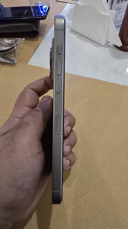 iPhone 15pro max natural titanium HK non pta 3