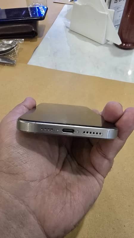 iPhone 15pro max natural titanium HK non pta 4