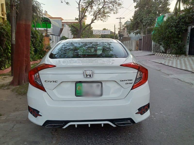 Honda Civic 1.8 Oriel Model 2017 1